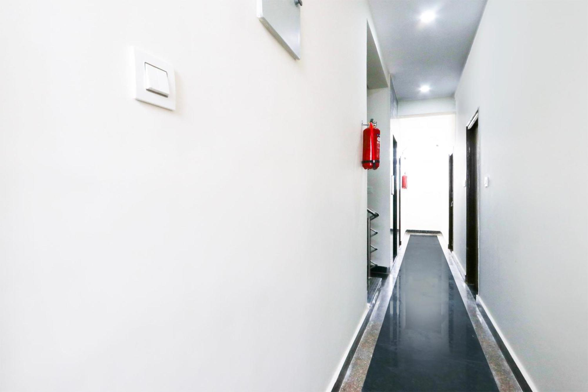 Super Hotel O Adibatla Near Tcs Ibrahimpatan Eksteriør billede